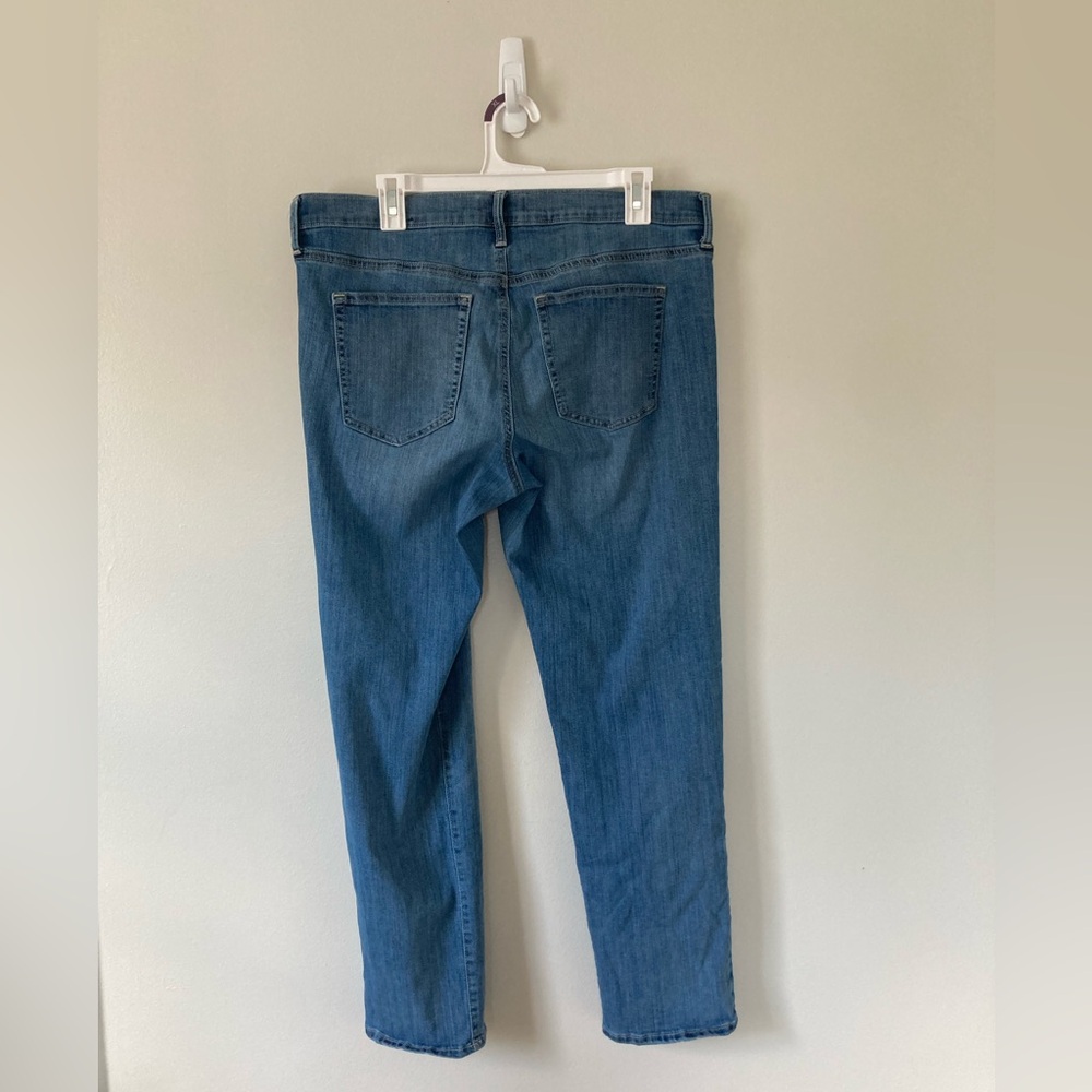 Gap Classic Straight-Leg Jeans (Size 16/33) - Picture 2 of 5